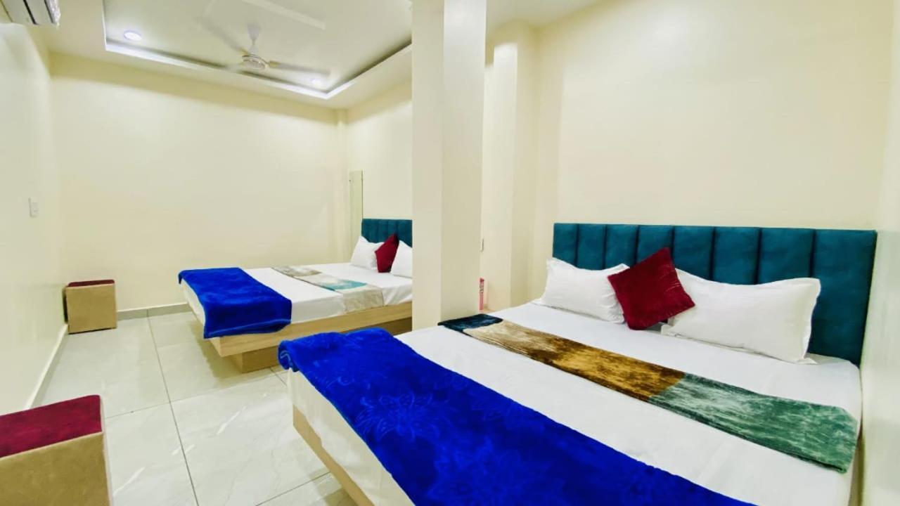 Hotel Raghavan In Front Of Railway Station Platform No 8 Ujjain Zewnętrze zdjęcie
